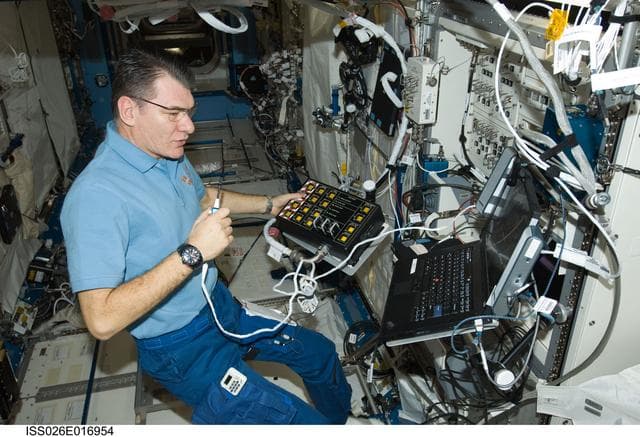 NASA image: Nespoli works on HTV HCP in the JPM