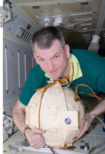 NASA image: Samokutyaev with Matryoshka-R Phantom Set in MRM1