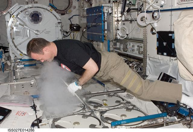 NASA image: Garan works with MELFI in Kibo
