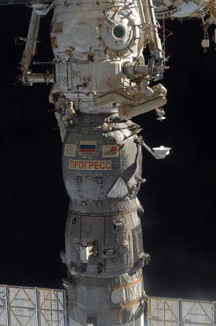NASA image: Volkov and Samokutyaev during Russian EVA 29
