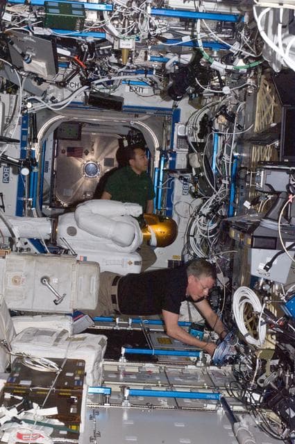 NASA image: iss028e030083