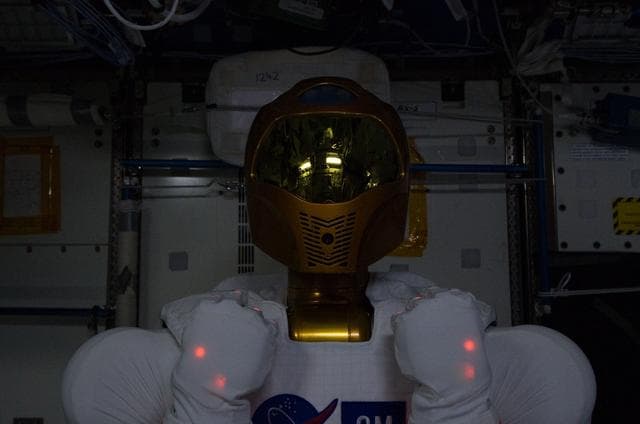 NASA image: iss028e030755