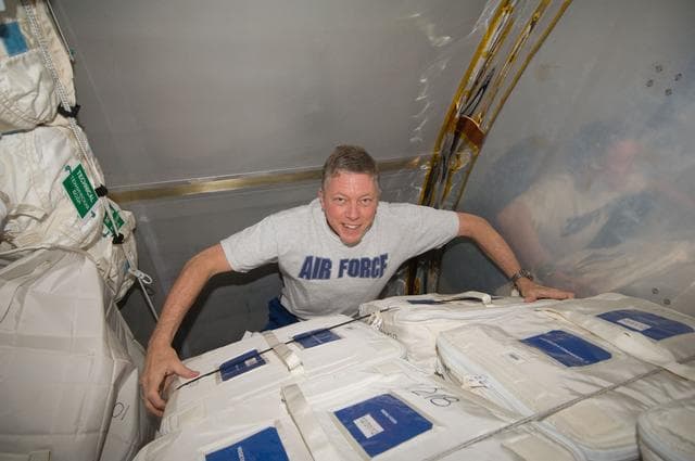 NASA image: iss028e032126