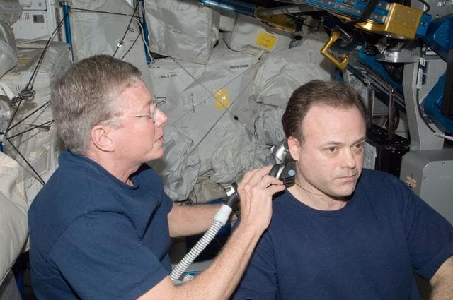 NASA image: iss028e035028