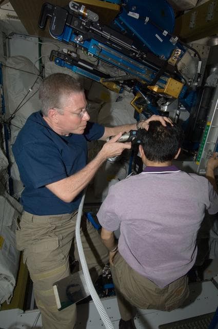 NASA image: iss028e035073