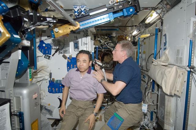 NASA image: iss028e035074