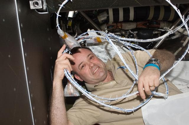 NASA image: iss028e038249