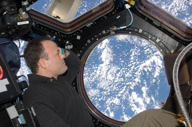 NASA image: iss028e048088