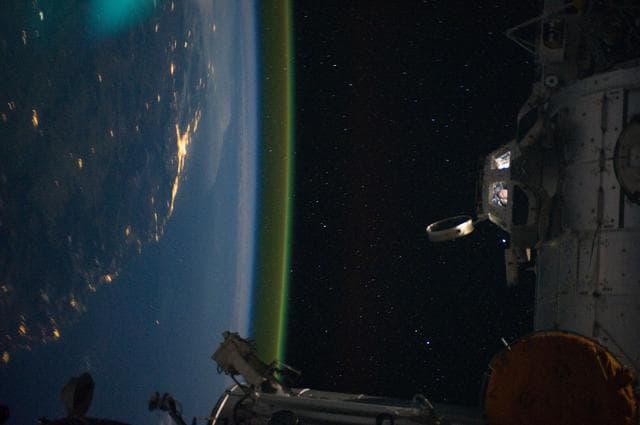 NASA image: iss028e050184