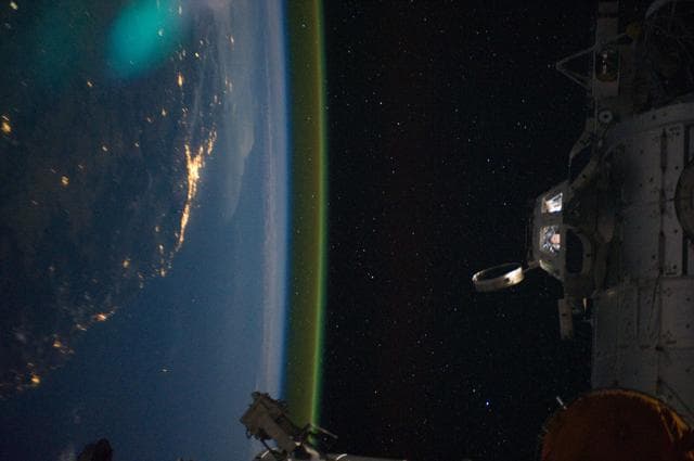 NASA image: iss028e050186