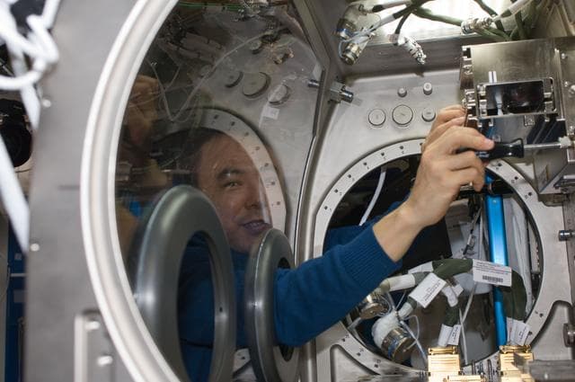 NASA image: SODI-COLLOID (Selectable Optical Diagnostics Instrument - Colloid)