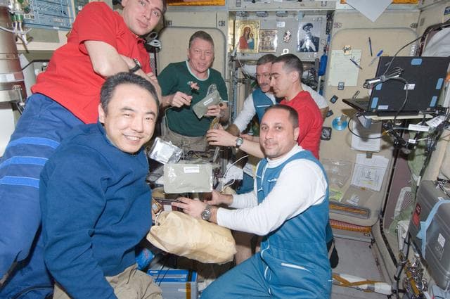 NASA image: Exp-28/29 crewmembers arrival