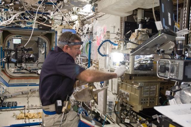NASA image: Burbank conducts PACE Session