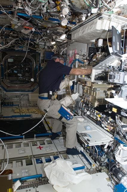 NASA image: Burbank conducts PACE Session