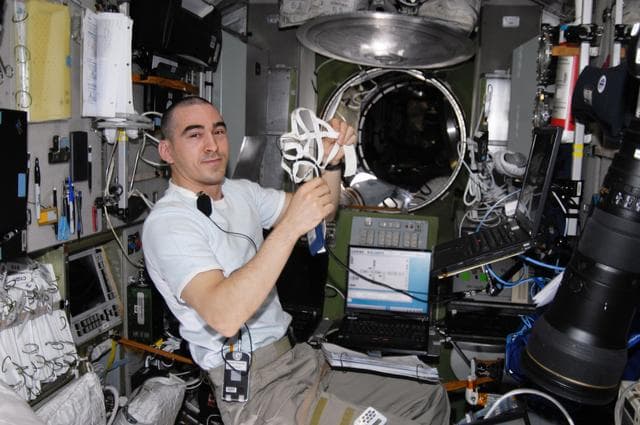 NASA image: Ivanishin prepares his first session with the Russian Behavioral Assessment TIPOLOGIA