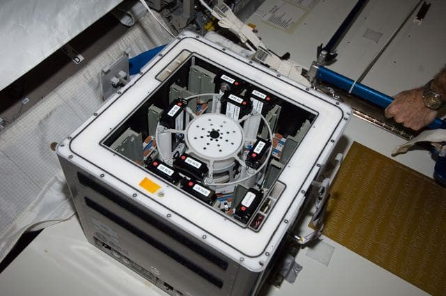 NASA image: ESA ROALD-2 experiment in the KUBIK-3 container