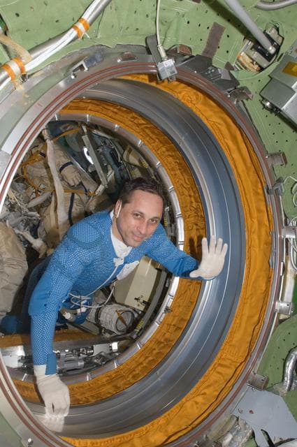 NASA image: Shkaplerov prepares for EVA