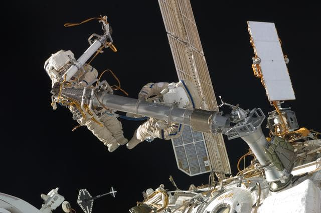 NASA image: iss030e078381
