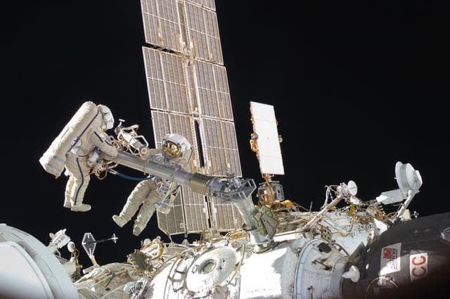NASA image: iss030e078385