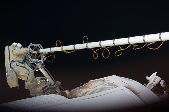 NASA image: iss030e078511