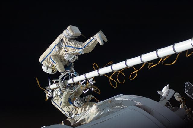 NASA image: iss030e078522