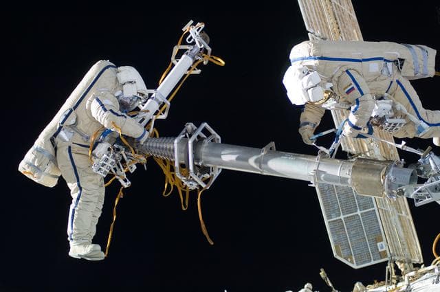 NASA image: iss030e078532