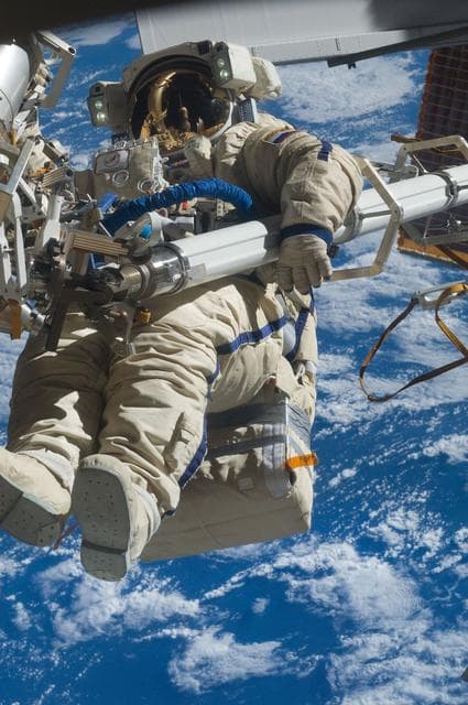 NASA image: iss030e079937