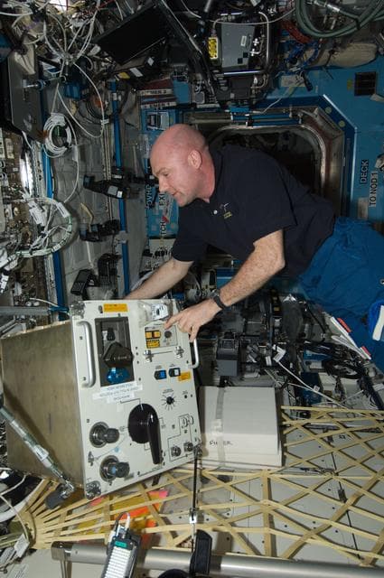 NASA image: Kuipers performs scheduled in-flight maintenance on the PWD in the U.S. Laboratory