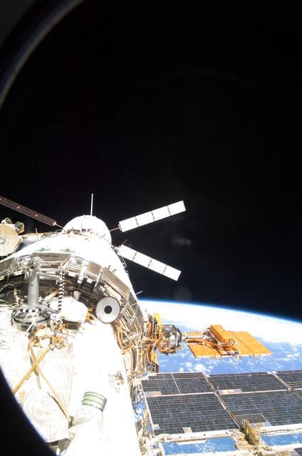 NASA image: UT088 ATV docking_239C