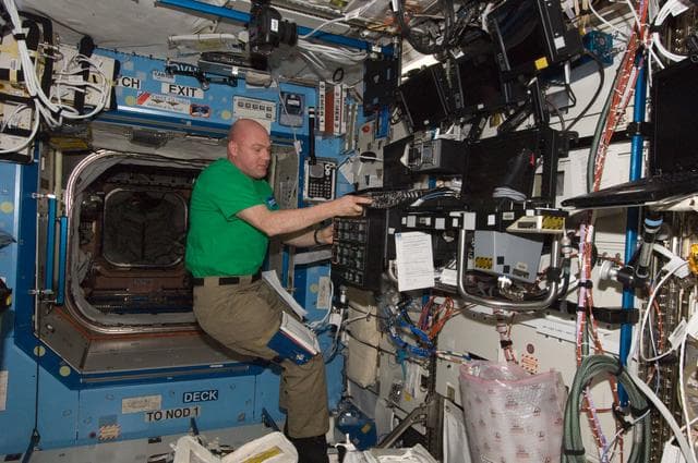 NASA image: Kuipers works at the RWS
