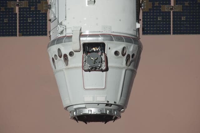 NASA image: Dragon Spacecraft on Approach to the ISS