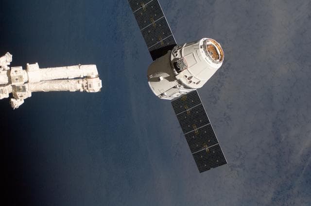 NASA image: Dragon Spacecraft Approaches ISS for Grapple