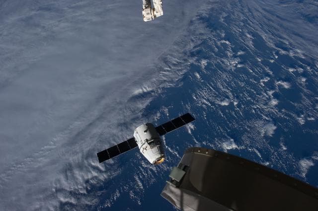 NASA image: Dragon Spacecraft released by SSRMS