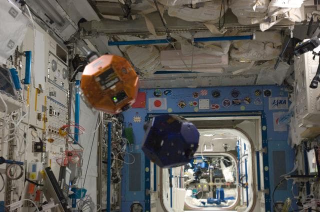NASA image: iss031e140676