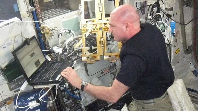 NASA image: Kuipers conducts ALTEA Shield Setup in Columbus