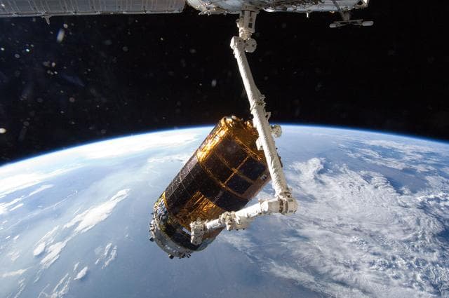 NASA image: View of HTV3 grappled by SSRMS