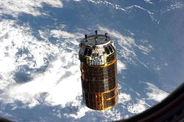 NASA image: HTV3 Approach