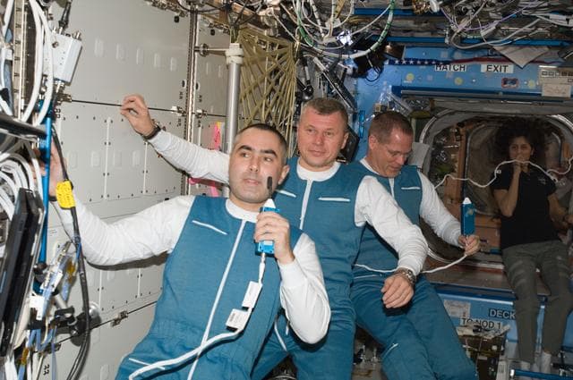 NASA image: Soyuz TMA-06M docking