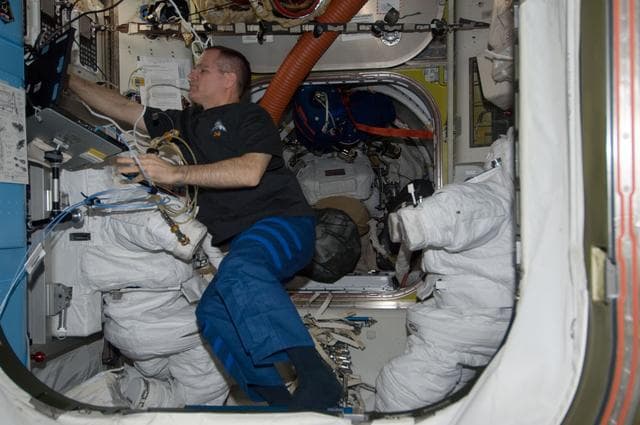 NASA image: Ford conducts OBT on computer in the A/L