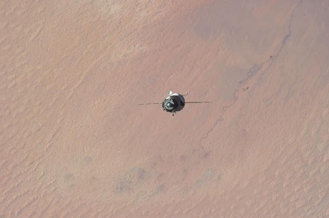 Arrival of Soyuz Spacecraft (TMA-07M)