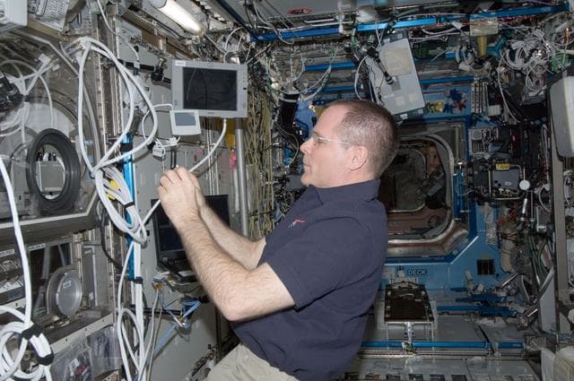 NASA image: Ford works with the InSPACE-3 Experiment