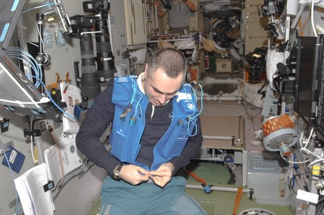 NASA image: Tarelkin prepares for the Typologia Experiment in the SM
