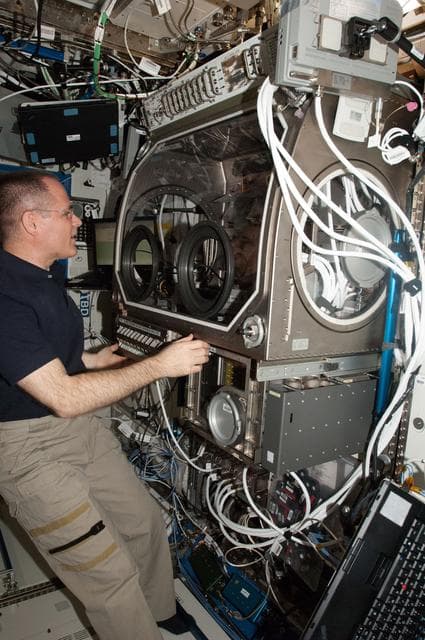 NASA image: Ford prepares to conduct the CSLM ECU Test