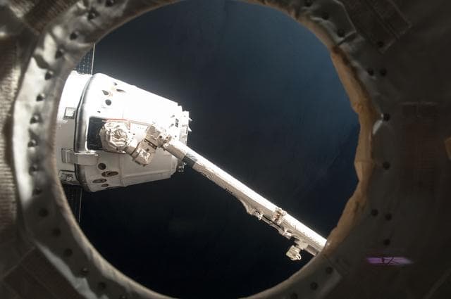 NASA image: iss034e058090