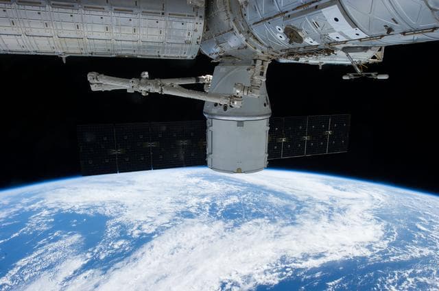 NASA image: iss034e060519