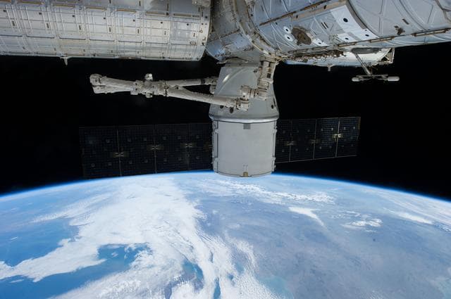 NASA image: iss034e060562