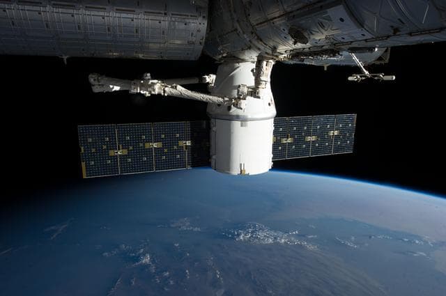 NASA image: iss034e060637