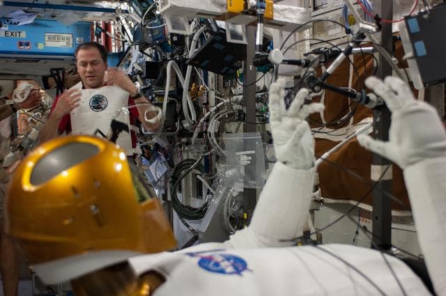 NASA image: Marshburn concludes Robonaut 2 TeleOps