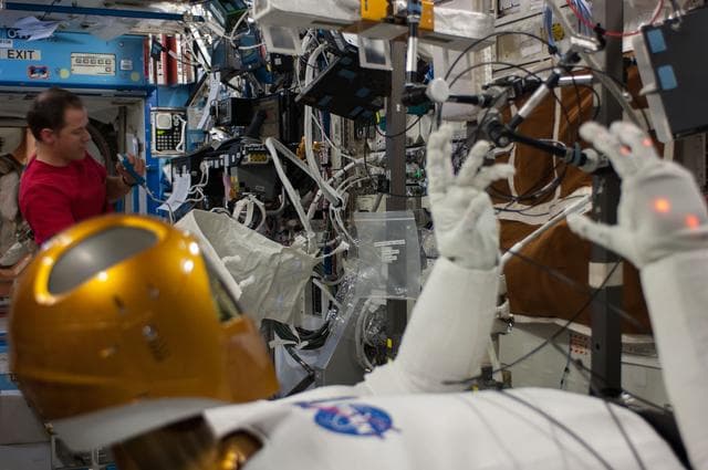 NASA image: Marshburn concludes Robonaut 2 TeleOps