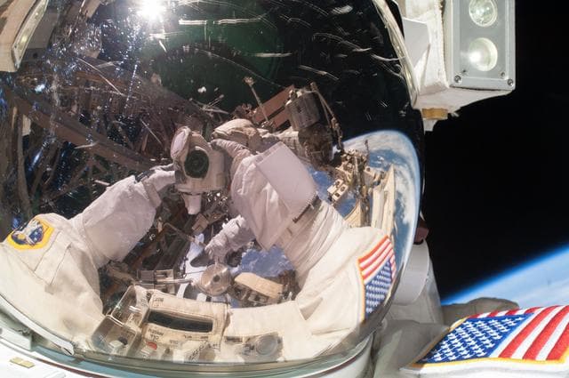 NASA image: US EVA 21